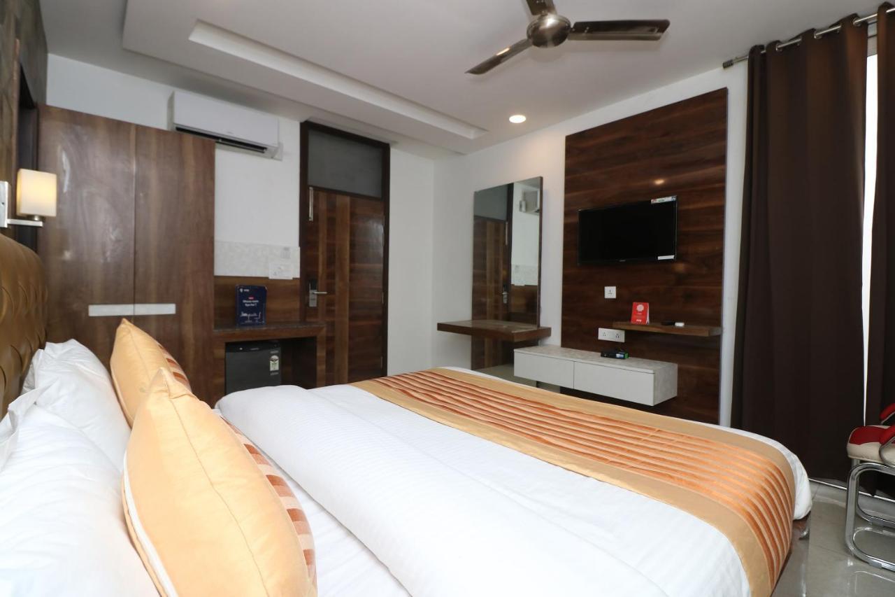 Oyo 9999 Hotel La Wisteria Delhi  Ngoại thất bức ảnh