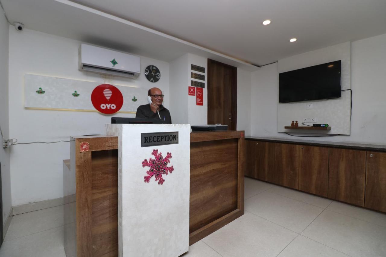Oyo 9999 Hotel La Wisteria Delhi  Ngoại thất bức ảnh
