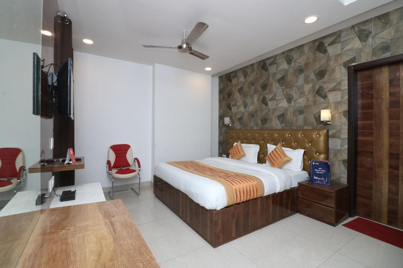 Oyo 9999 Hotel La Wisteria Delhi  Ngoại thất bức ảnh