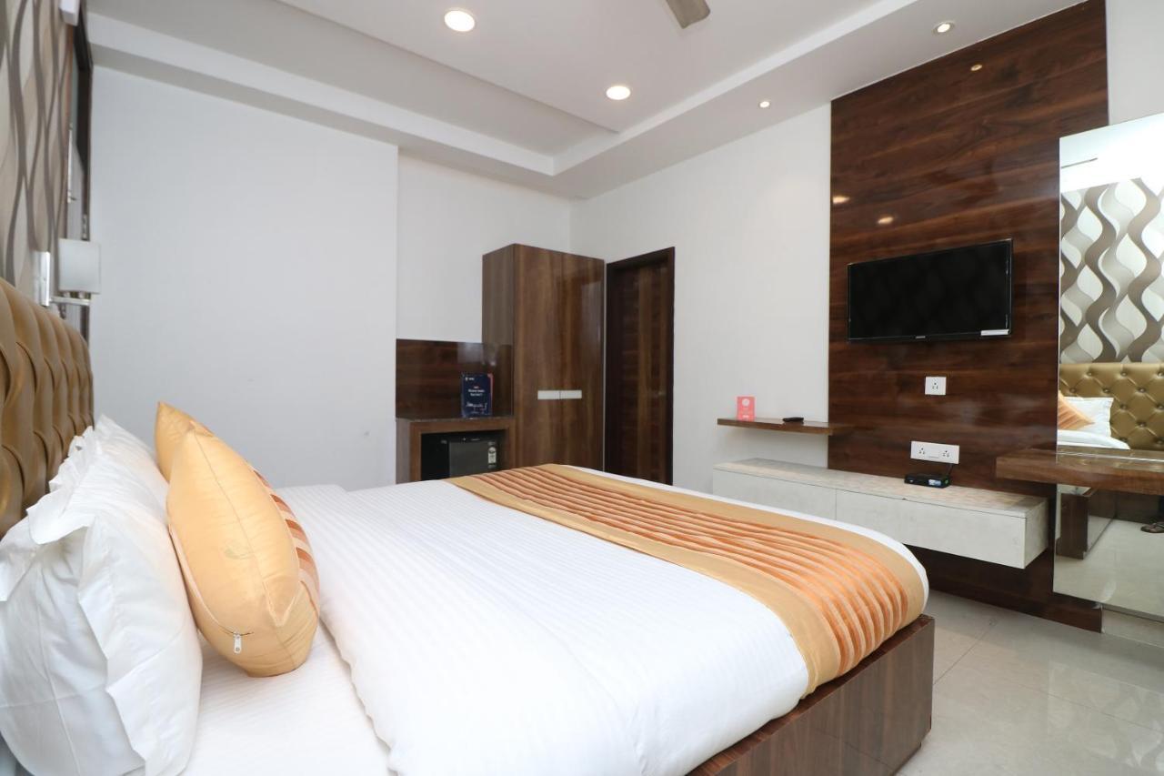 Oyo 9999 Hotel La Wisteria Delhi  Ngoại thất bức ảnh