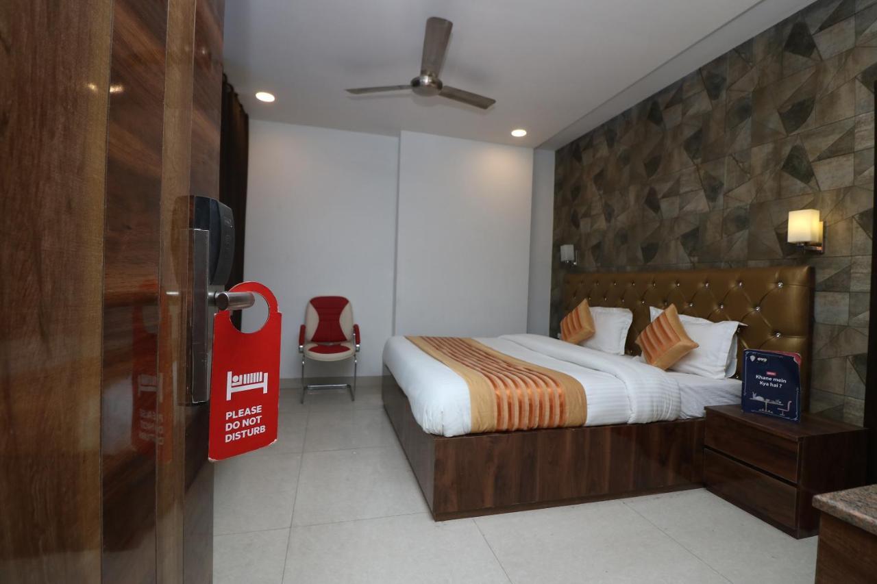 Oyo 9999 Hotel La Wisteria Delhi  Ngoại thất bức ảnh